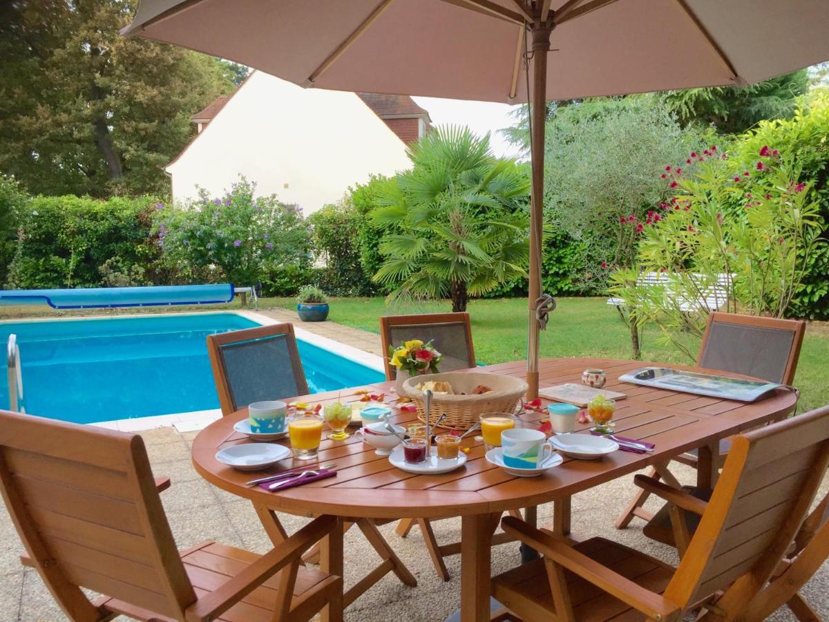 Les Hibiscus Bed & Breakfast Maisons-Laffitte Exterior foto