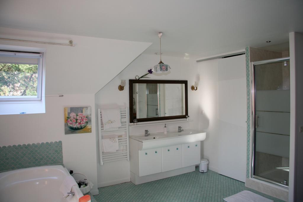 Les Hibiscus Bed & Breakfast Maisons-Laffitte Exterior foto