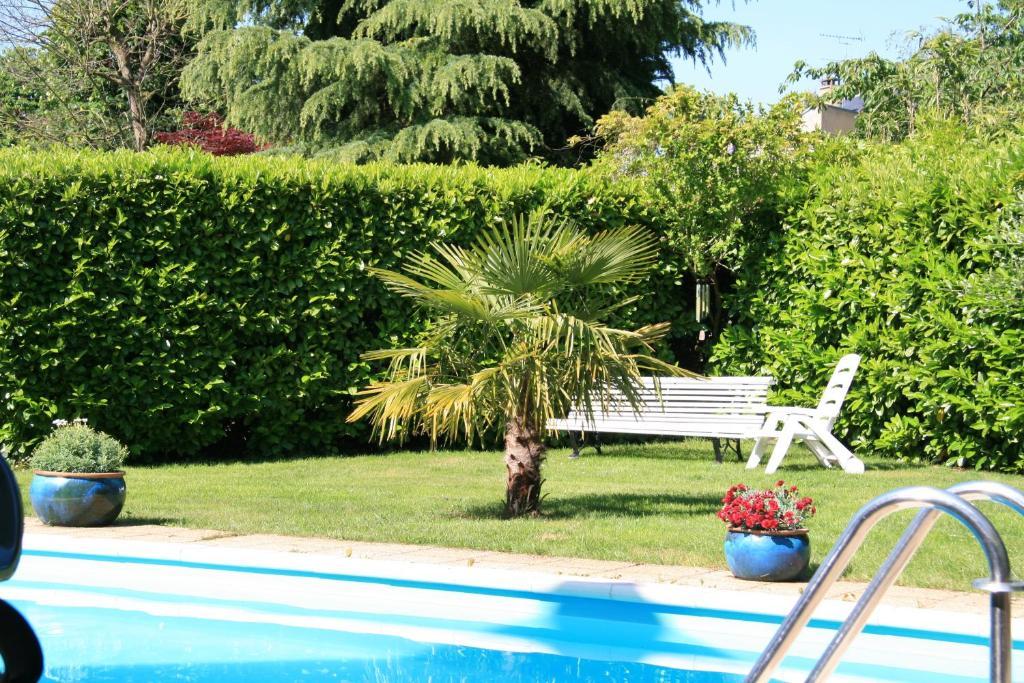 Les Hibiscus Bed & Breakfast Maisons-Laffitte Exterior foto
